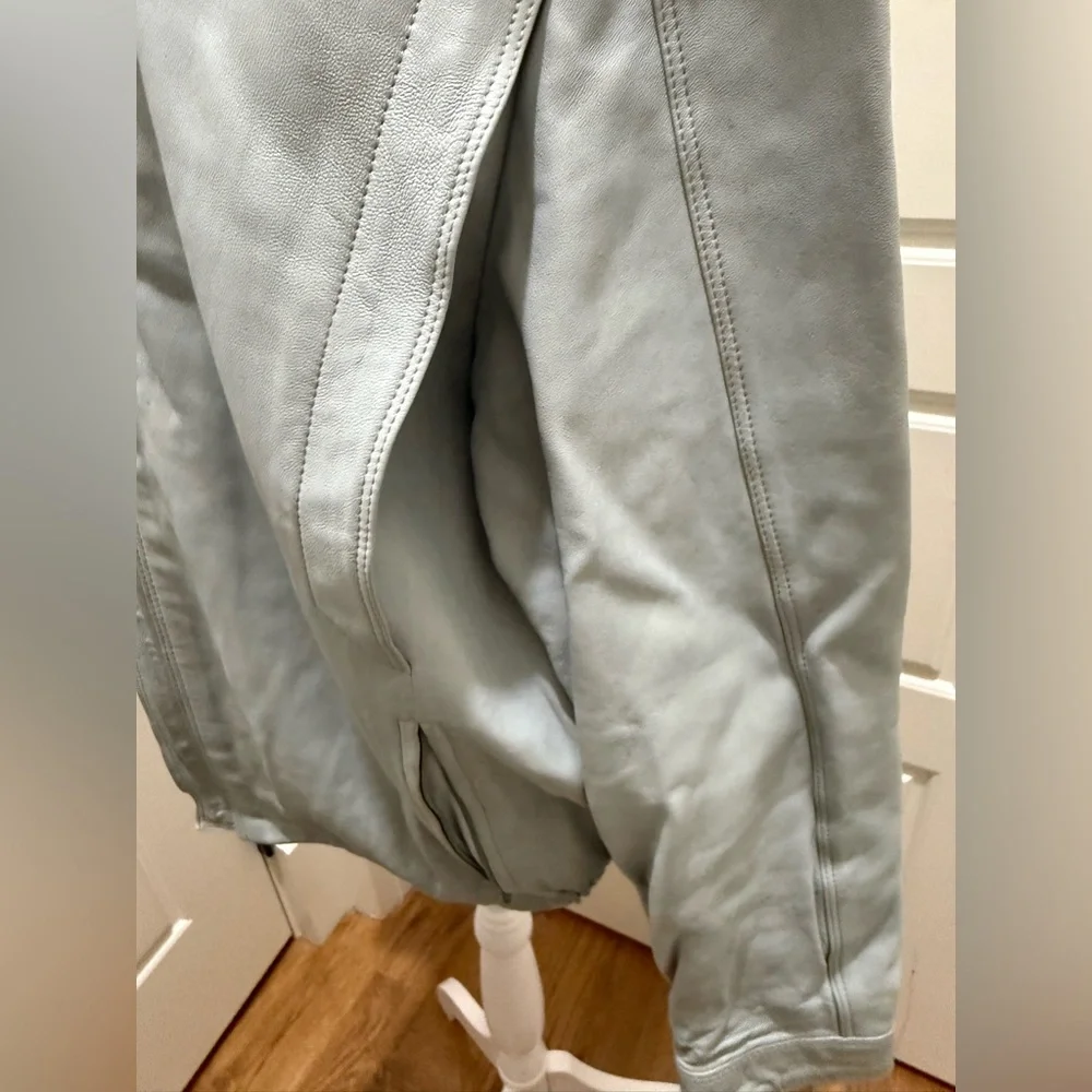 Vintage Men’s Italian Zerimar Slate Blue Leather Bomber Jacket. Size Large.